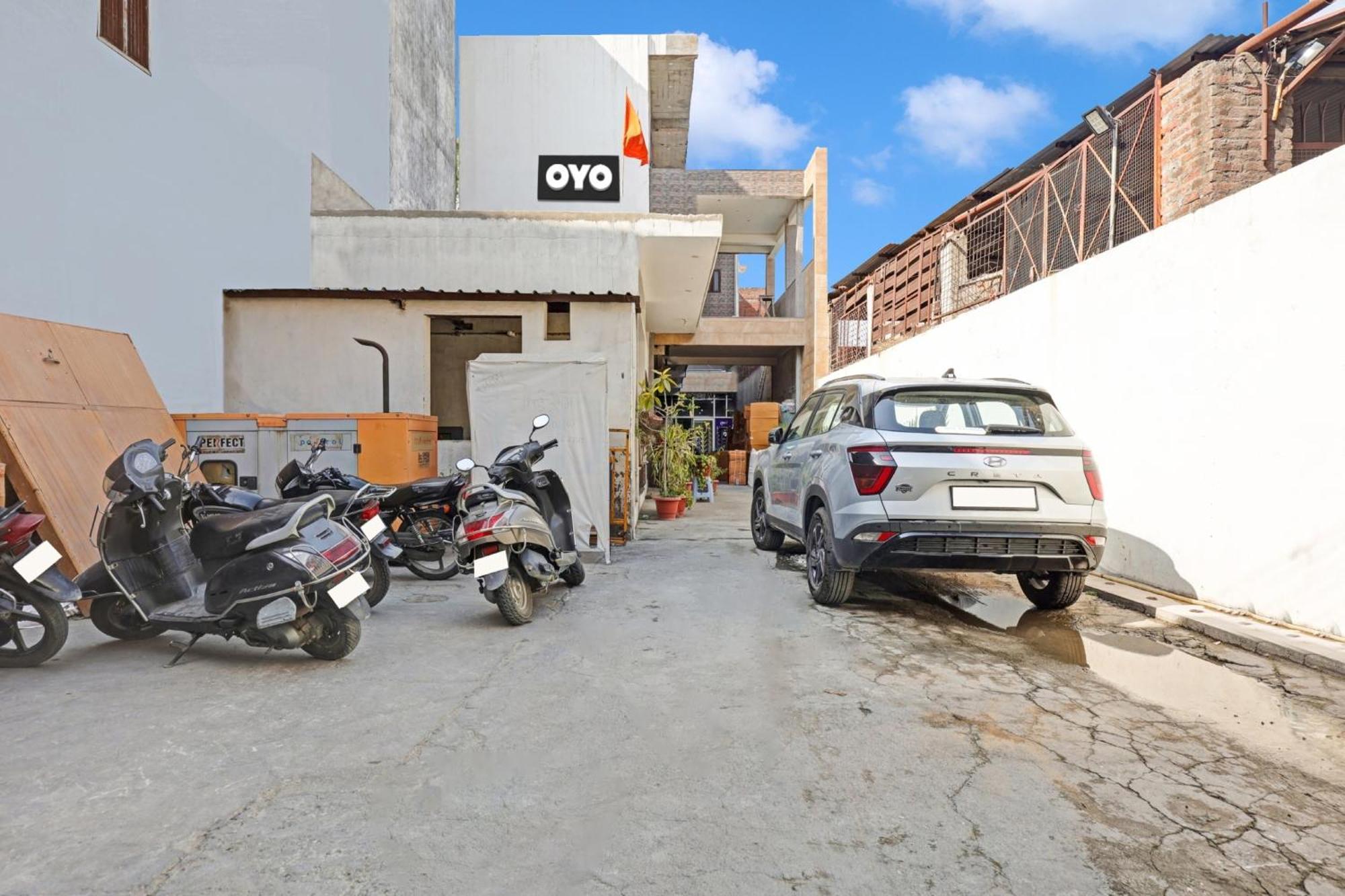 Spot On 81167 Hotel Asdr Rudrapur Dış mekan fotoğraf